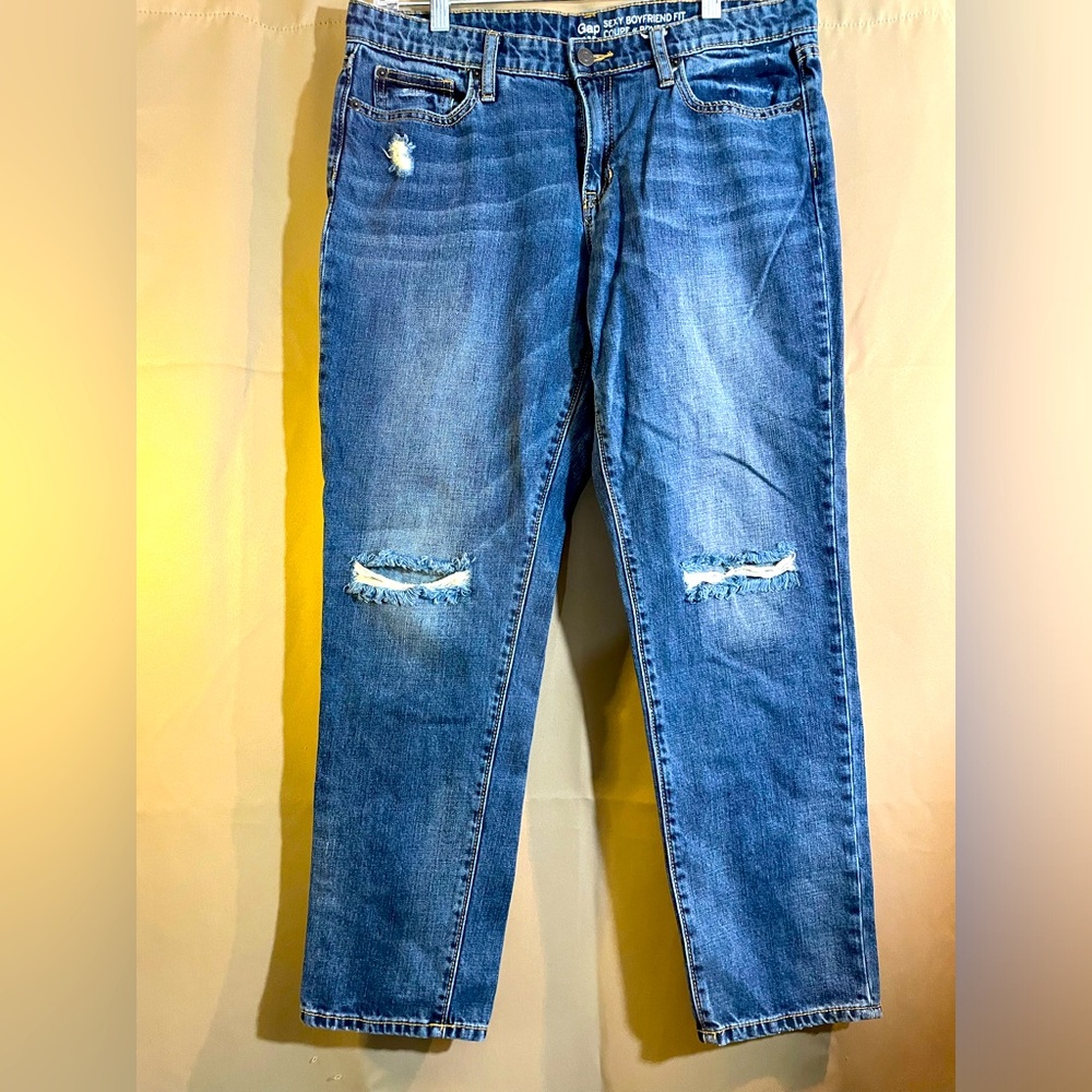 Gap Sexy Boyfriend Fit Womens Size 6/28R Medium Wash Denim Straight Leg Jeans